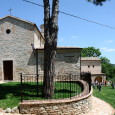 La casa in autogestione, si trova adiacente alla bella chiesa parrocchiale settecentesca, utilizzabile,  copre una superficie di circa 450 mq, distribuiti su due piani ed una mansarda. Dispone di 60/ […]